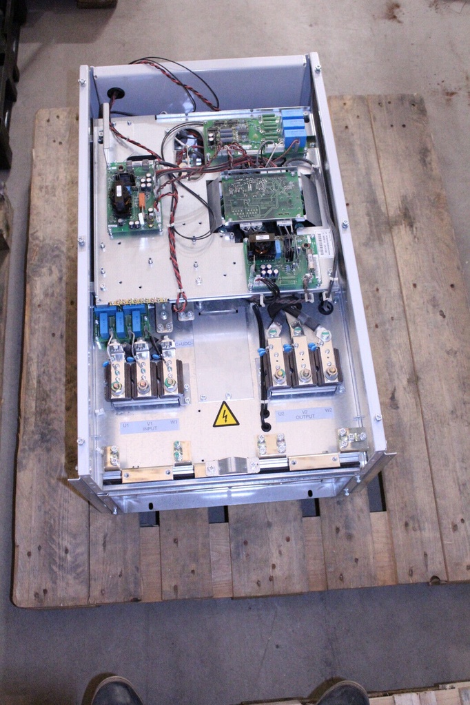 ABB ACS604-0100-3 178A Drive module