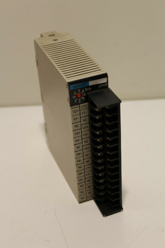 Omron C200H-DA003 Analog output module